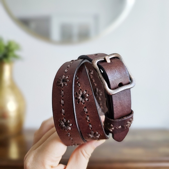 Dockers Brown Genuine Leather Belt Floral Stitch Western Boho M - Picture 1 of 10